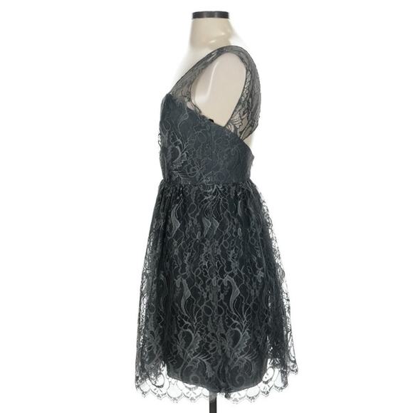 Hailey Paige Occasions Gray Silver Cocktail Dress Lace 2 - Picture 5 of 6